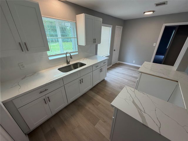 5715 Lakefield Drive, Houston, TX 77033