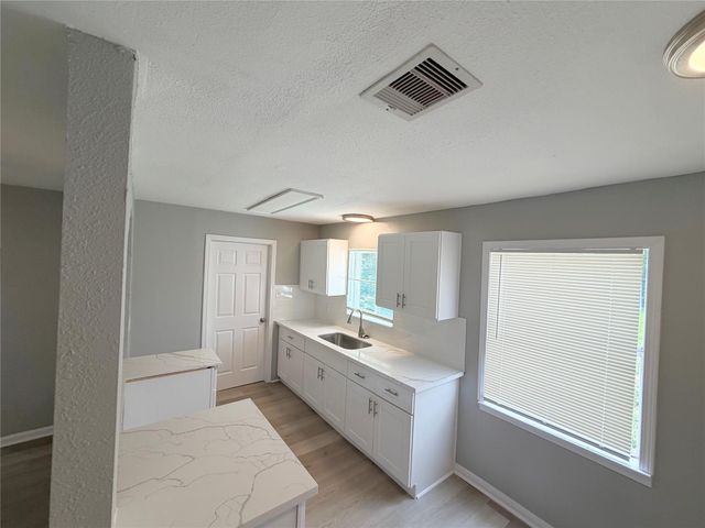 5715 Lakefield Drive, Houston, TX 77033