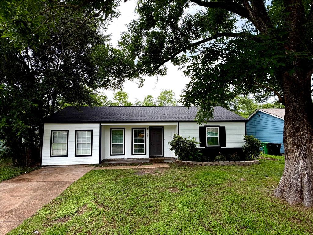 5715 Lakefield Drive, Houston, TX 77033