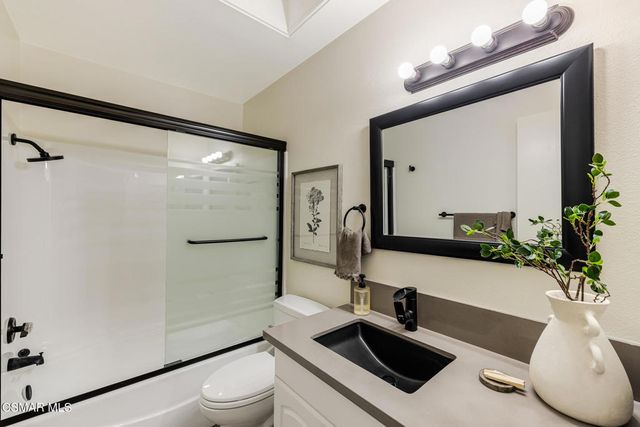 1137 Bright Glen Circle, Westlake Village, CA 91361