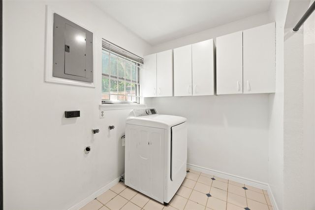 10322 Southport Drive, Houston, TX 77089