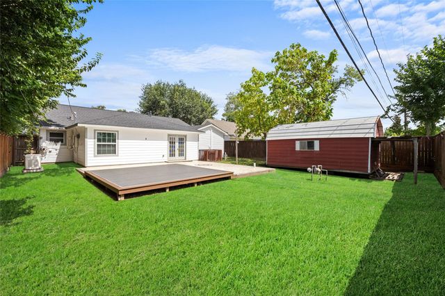 10322 Southport Drive, Houston, TX 77089
