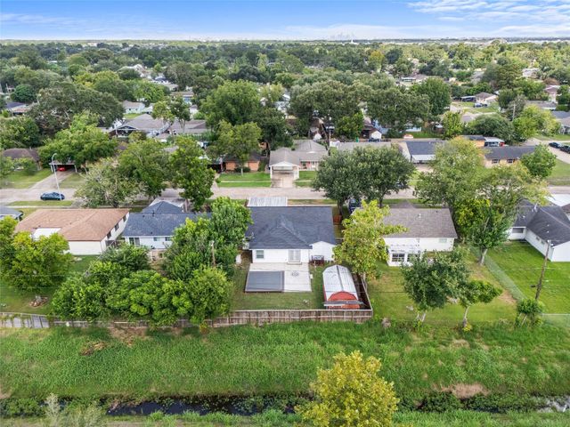 10322 Southport Drive, Houston, TX 77089