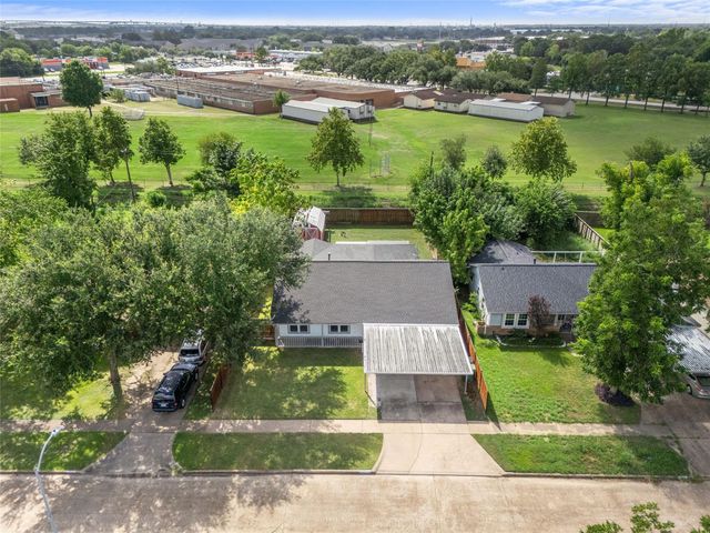 10322 Southport Drive, Houston, TX 77089
