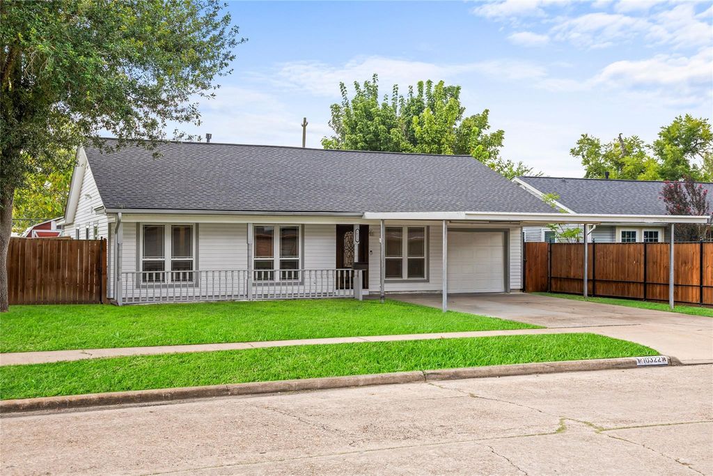 10322 Southport Drive, Houston, TX 77089