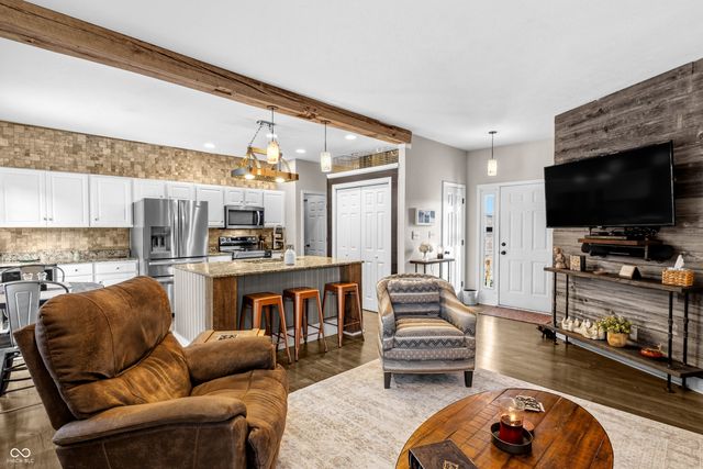 5926 Regency Drive, Columbus, IN 47203