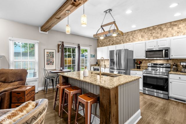 5926 Regency Drive, Columbus, IN 47203