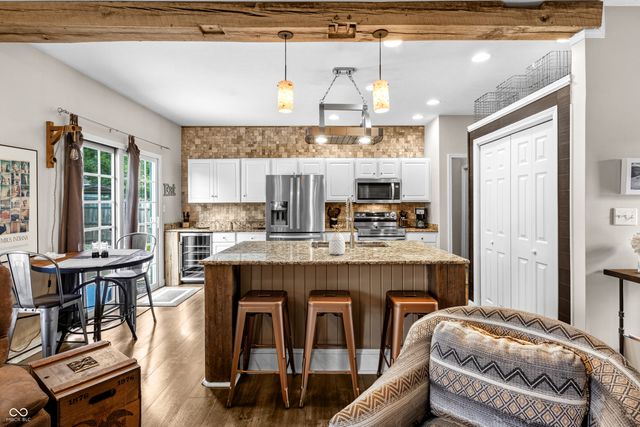 5926 Regency Drive, Columbus, IN 47203