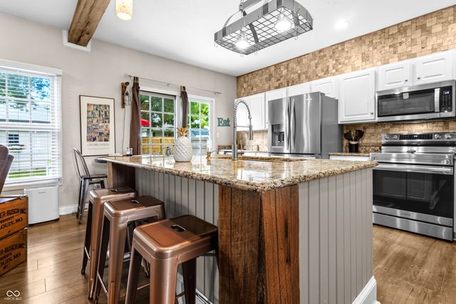 5926 Regency Drive, Columbus, IN 47203