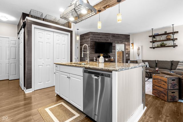 5926 Regency Drive, Columbus, IN 47203