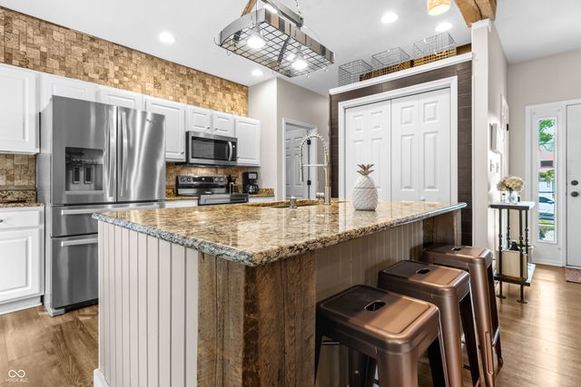 5926 Regency Drive, Columbus, IN 47203