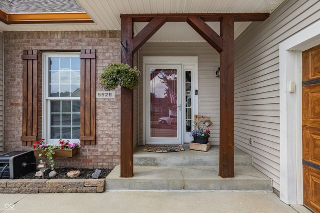 5926 Regency Drive, Columbus, IN 47203