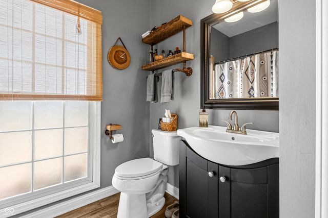 5926 Regency Drive, Columbus, IN 47203