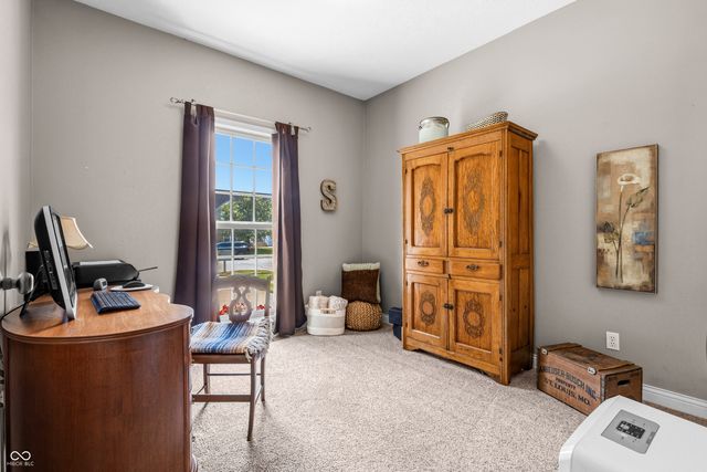 5926 Regency Drive, Columbus, IN 47203