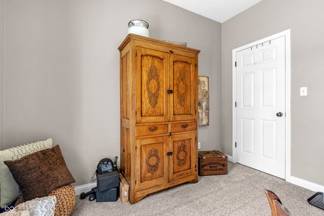 5926 Regency Drive, Columbus, IN 47203
