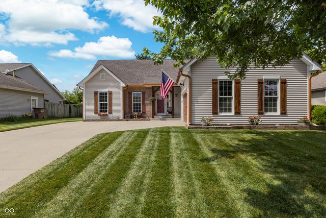 5926 Regency Drive, Columbus, IN 47203