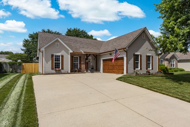 5926 Regency Drive, Columbus, IN 47203