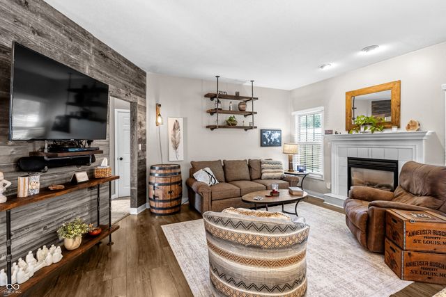 5926 Regency Drive, Columbus, IN 47203
