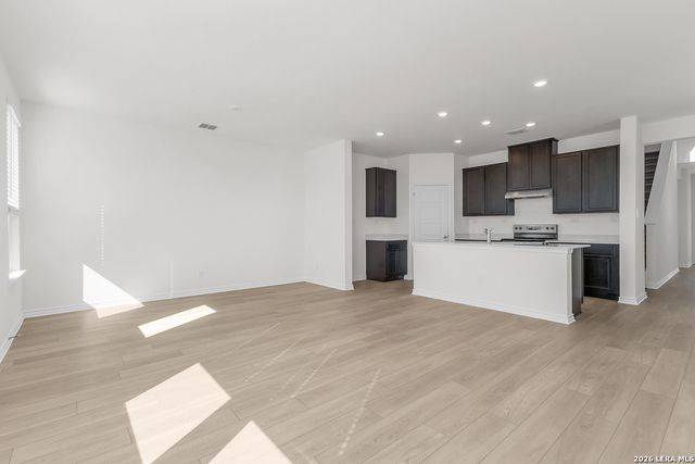 918 BULL BOAT LN, San Antonio, TX 78221