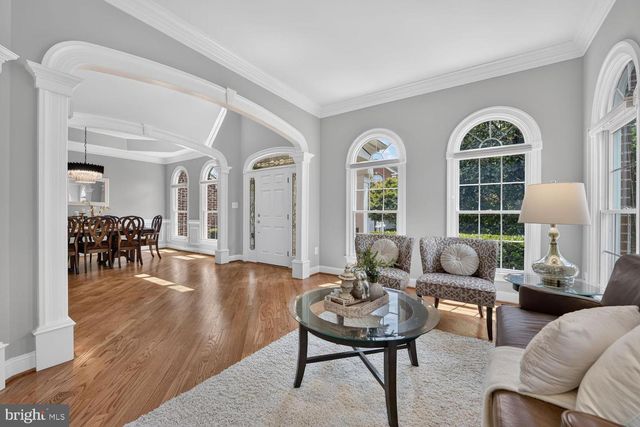 8263 TRAILWOOD CT, Vienna, VA 22182
