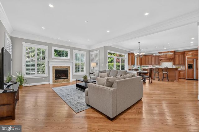 8263 TRAILWOOD CT, Vienna, VA 22182