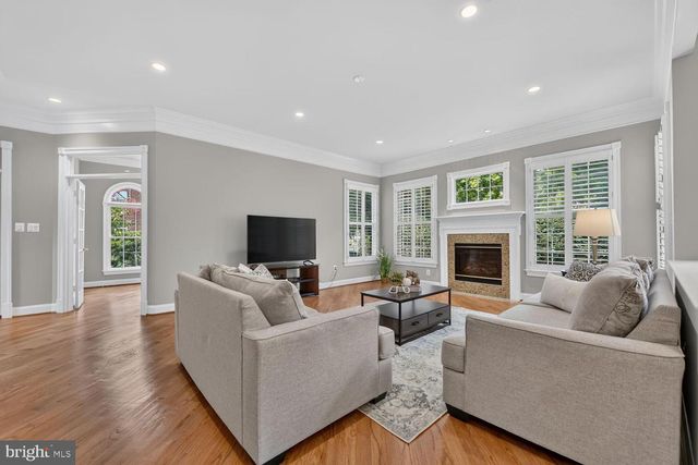8263 TRAILWOOD CT, Vienna, VA 22182