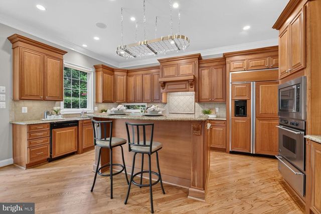 8263 TRAILWOOD CT, Vienna, VA 22182