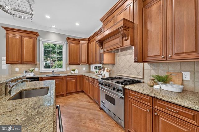 8263 TRAILWOOD CT, Vienna, VA 22182