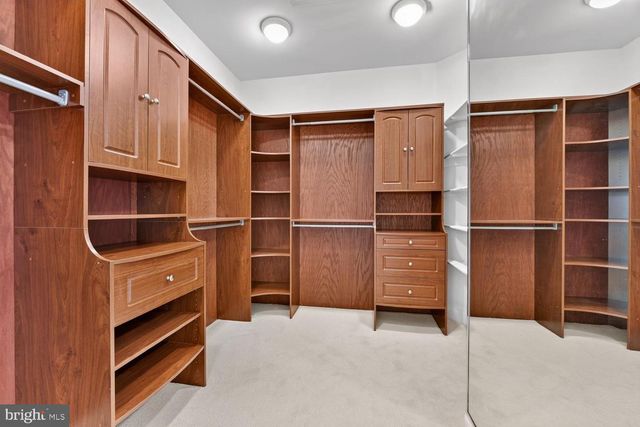8263 TRAILWOOD CT, Vienna, VA 22182
