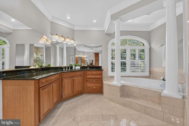 8263 TRAILWOOD CT, Vienna, VA 22182