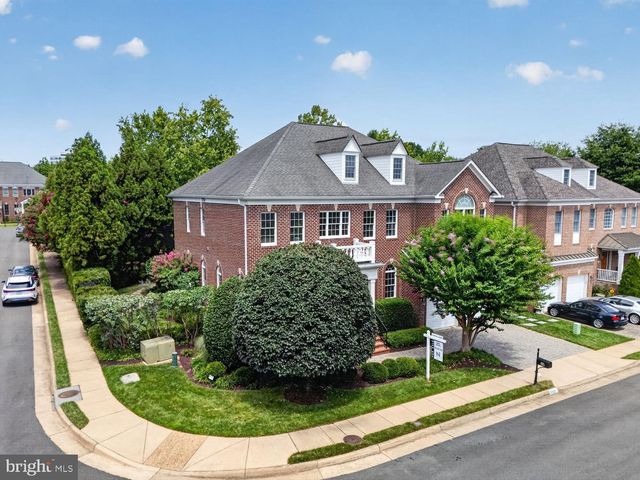 8263 TRAILWOOD CT, Vienna, VA 22182