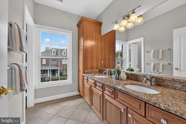 8263 TRAILWOOD CT, Vienna, VA 22182