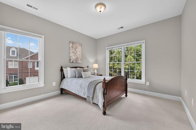 8263 TRAILWOOD CT, Vienna, VA 22182