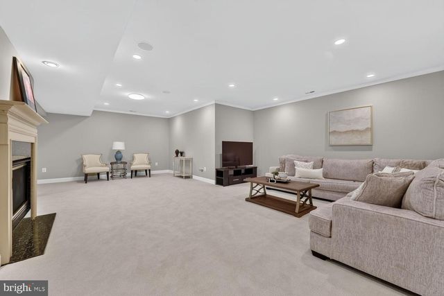 8263 TRAILWOOD CT, Vienna, VA 22182