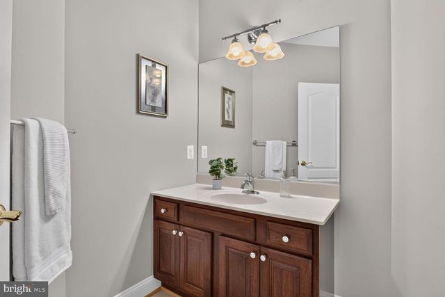8263 TRAILWOOD CT, Vienna, VA 22182