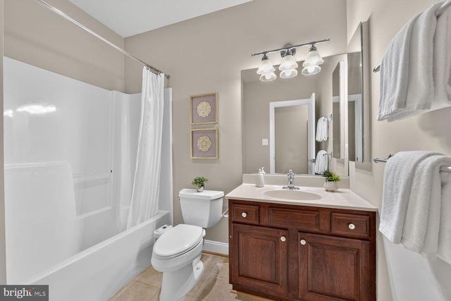 8263 TRAILWOOD CT, Vienna, VA 22182