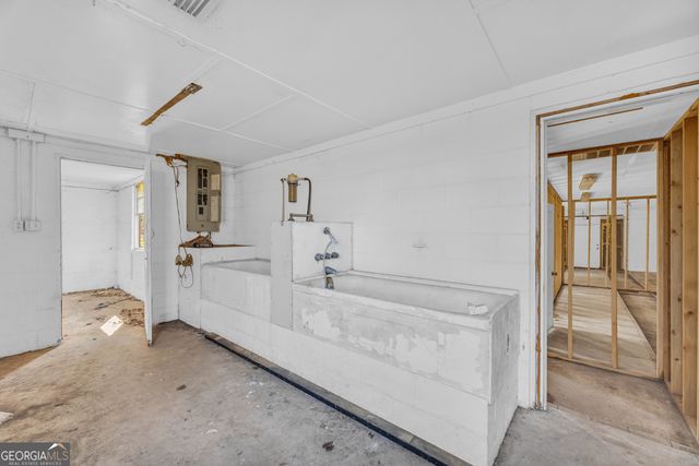 586 Grady School Road, Canon, GA 30520