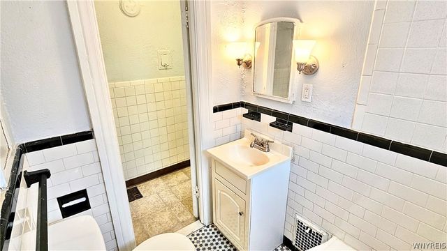 657 Englewood Avenue 8, Tonawanda, NY 14223