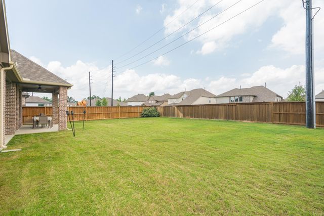 8110 Copper Rock Drive, Magnolia, TX 77354
