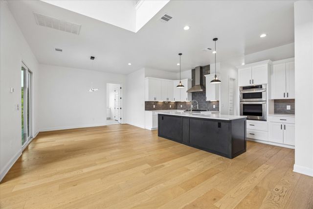 7224 Getaway DR, Jonestown, TX 78645