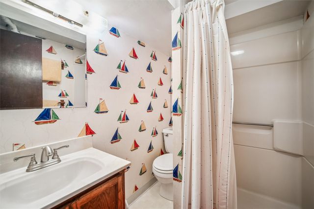 3905 83rd Street, Urbandale, IA 50322