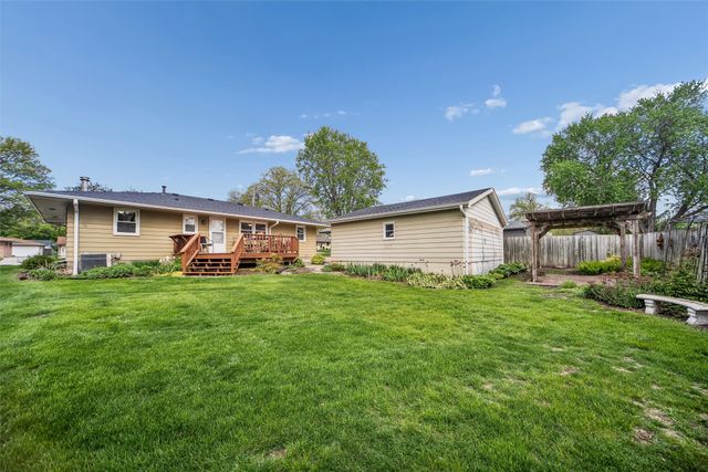 3905 83rd Street, Urbandale, IA 50322