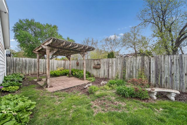 3905 83rd Street, Urbandale, IA 50322