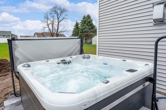 59 E Evergreen Lane, Milton, WI 53563