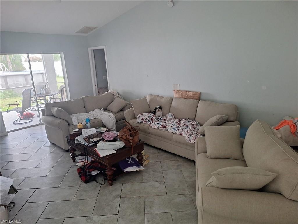 Image 3 of property listing at 411 SE 30th ST, Cape Coral, FL 33990