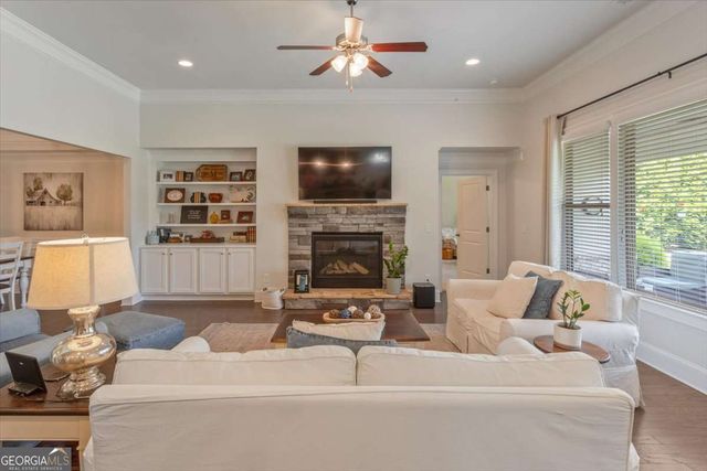 327 Carmichael Circle, Canton, GA 30115