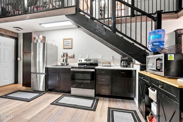 2453 Lower Rinehart Road, Dandridge, TN 37725