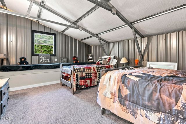 2453 Lower Rinehart Road, Dandridge, TN 37725