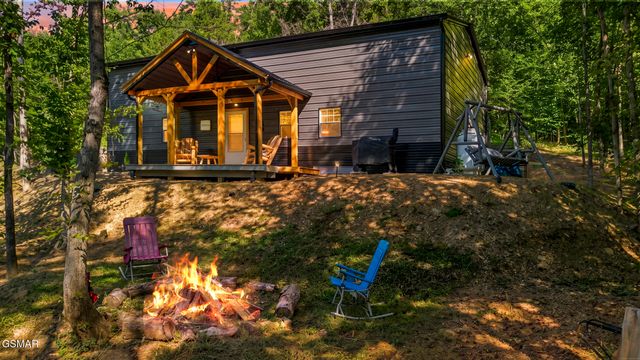 2453 Lower Rinehart Road, Dandridge, TN 37725