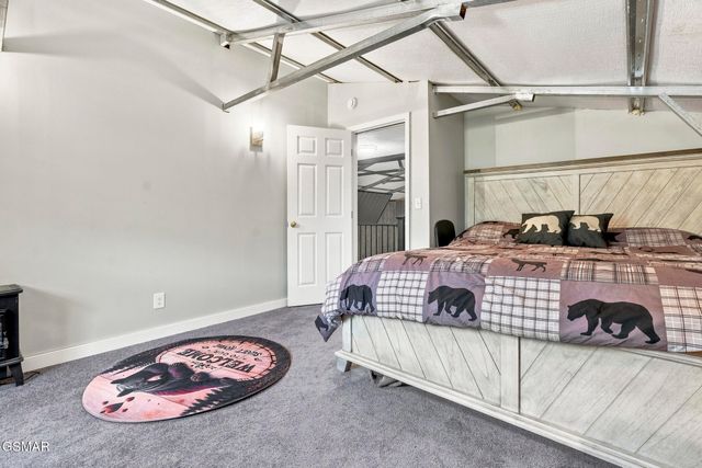 2453 Lower Rinehart Road, Dandridge, TN 37725